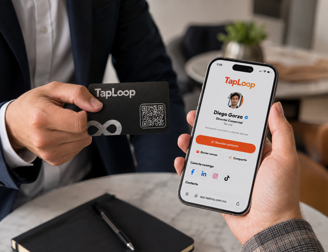 Miniatura de tarjeta NFC metálica TapLoop vista 6