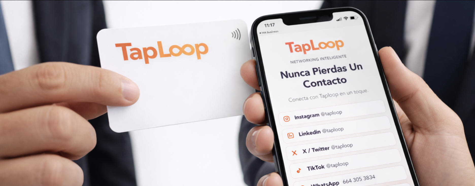 Tarjeta de presentación digital NFC TapLoop en uso para compartir contacto al instante
